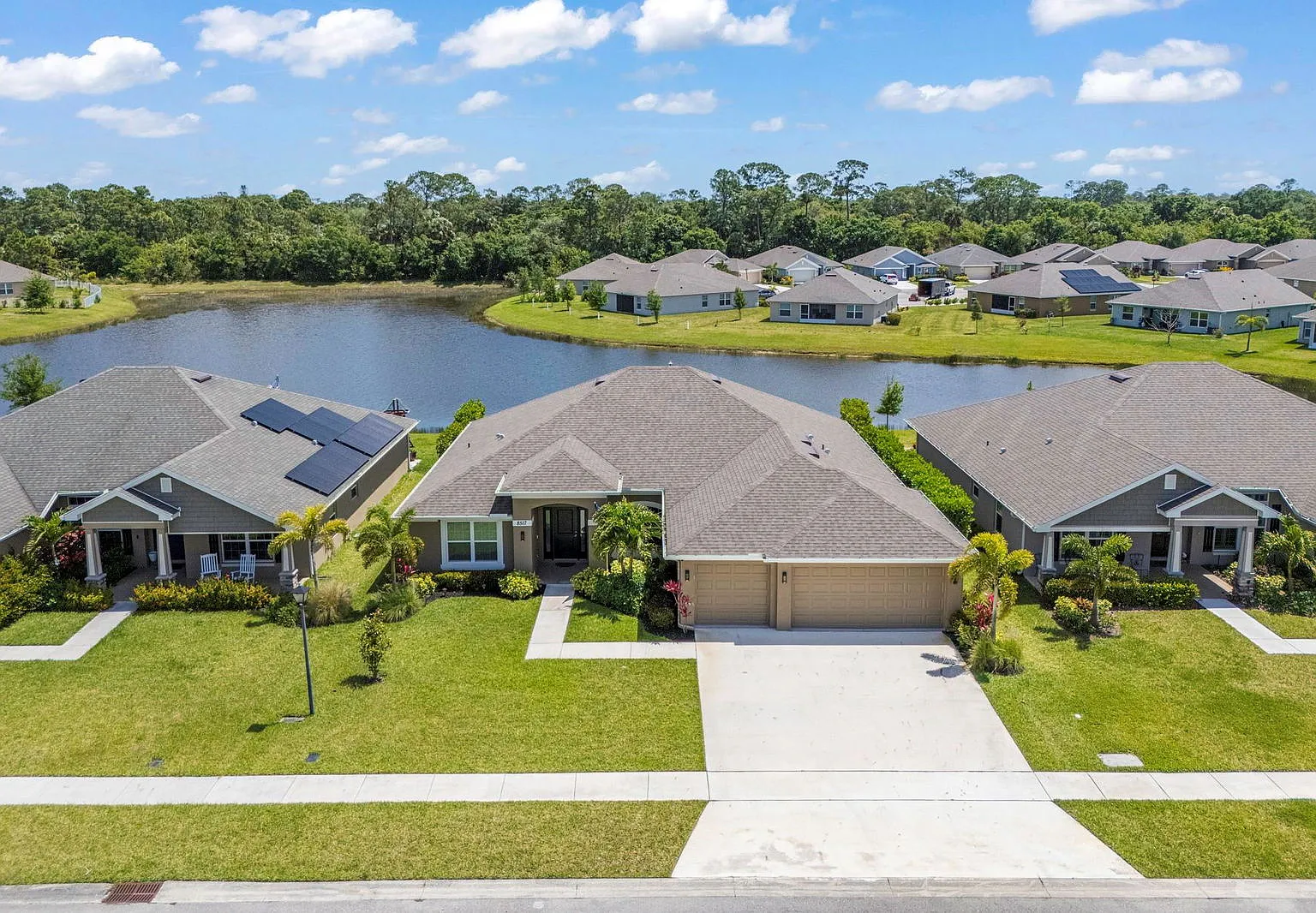 4 bed, 3.0 bath, 2528 sqft, $3,000 — Photo 4