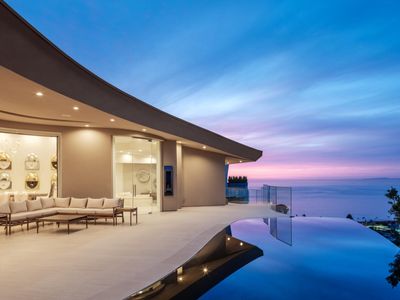 7447 Hillside Dr, La Jolla, CA, 92037
