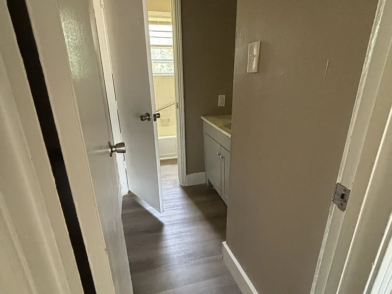 914 Monroe St #1 — Photo 8