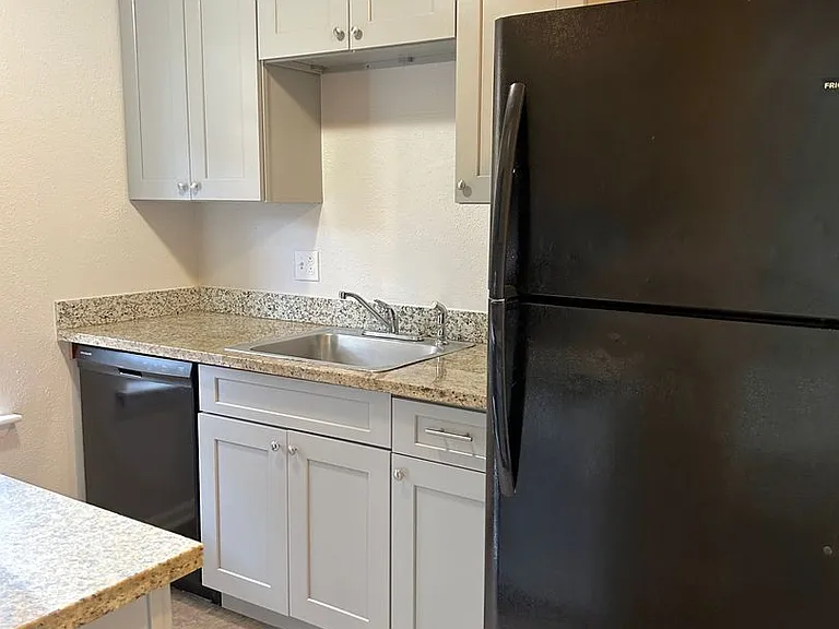 Woodland Trace Apartments — Photo 55