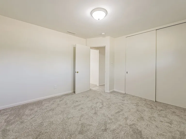 20862 Kenwood St — Photo 18