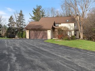 111 Cabot Cir, Camillus, NY 13031