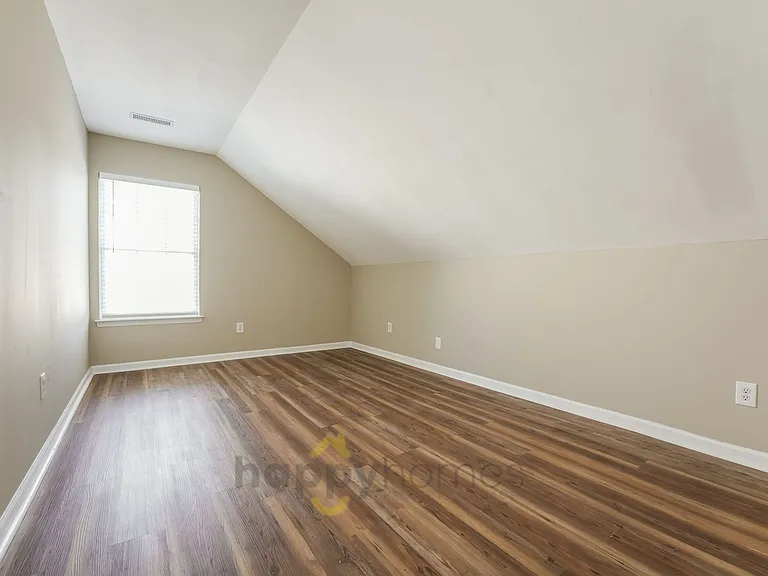 231 Xavier St — Photo 16