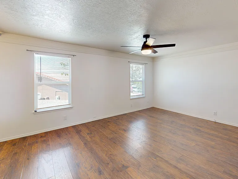 821 Oro Real NE — Photo 23