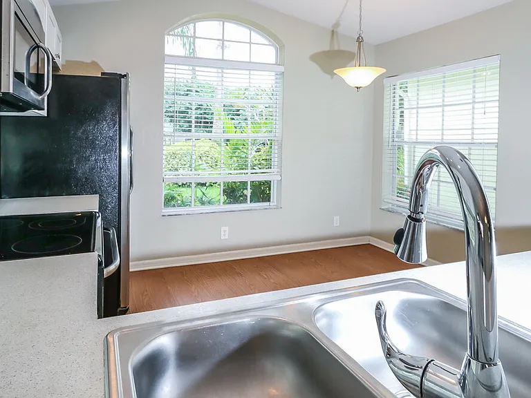 6285 Lauderdale St — Photo 8