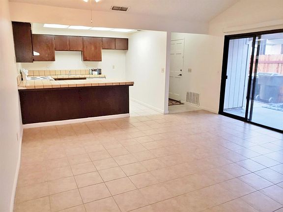 4th image of 7213 Winterwillow Ct