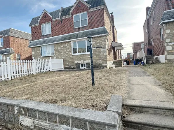 1800 Danforth St, Philadelphia, PA 19152