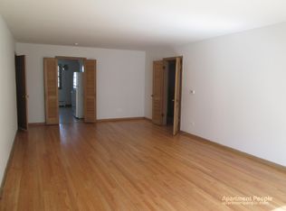1522 Central St APT 2A, Evanston, IL 60201