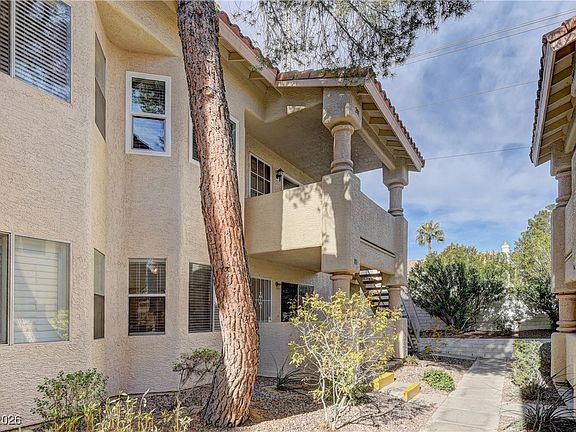 2nd image of 905 Rockview Dr Unit 101
