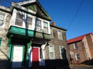 46 1st St, Waterford, NY 12188