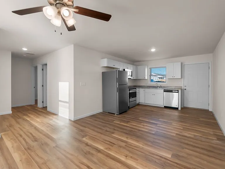 205 Coles Hl — Photo 5
