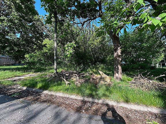 3rd image of 912 N 4th Ave