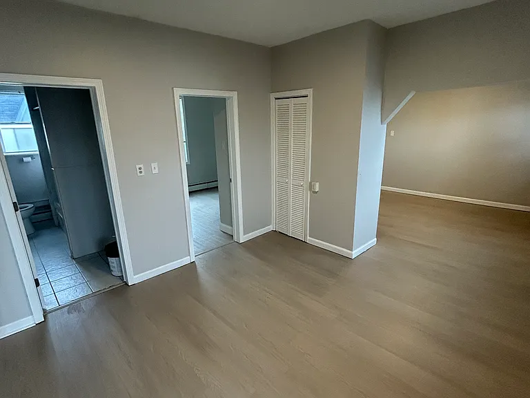 981 Valley St #2F — Photo 7