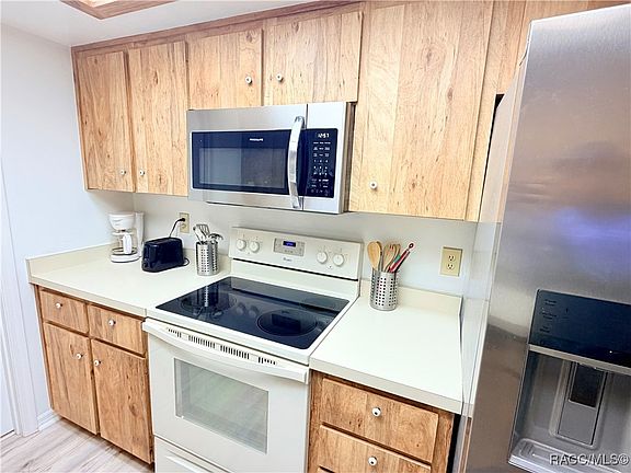4th image of 370 E Glassboro Ct