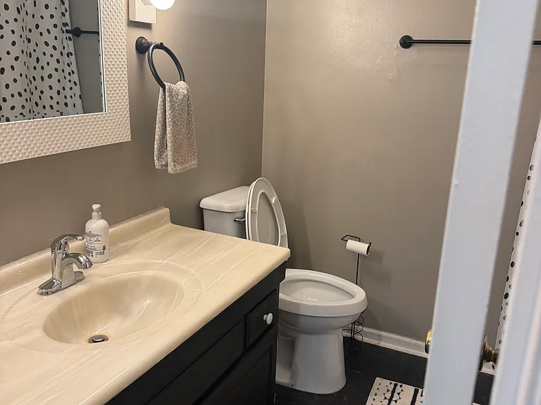 Coachpoint Rd — Photo 18
