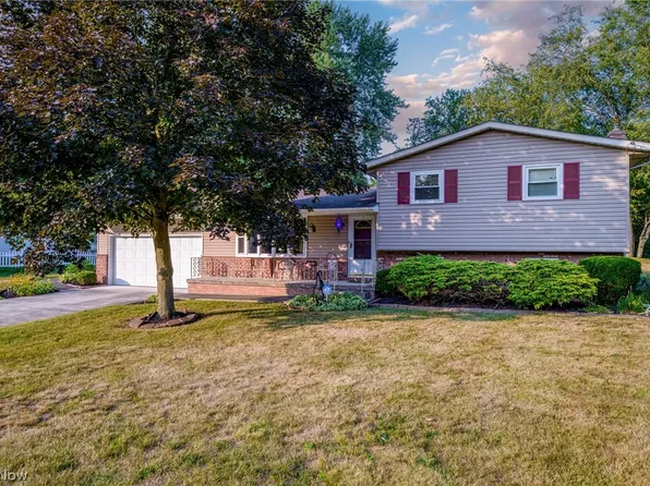 8208 Stonebridge Ave NW, North Canton, OH 44720