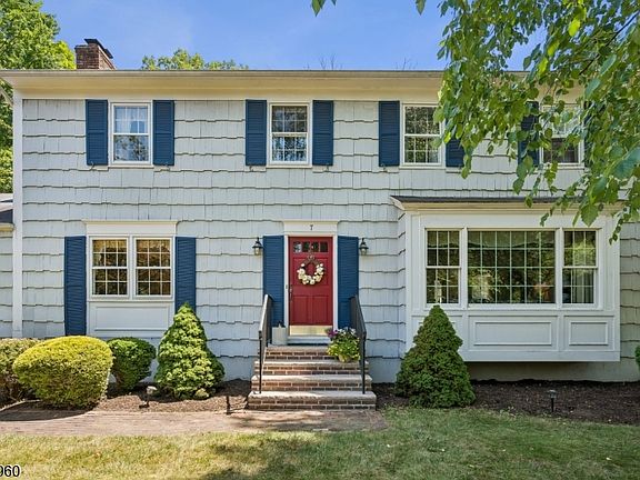 4th image of 7 Timber Dr