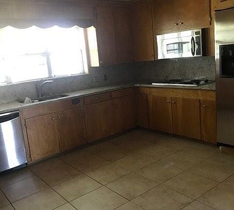 Kitchen, granite countertops