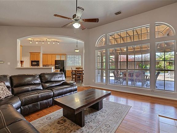 3rd image of 3501 Fairlands Dr