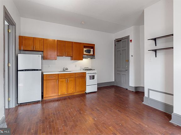 4th image of 2318 E York St #3R