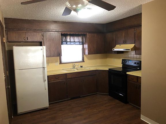 3rd image of 3018 S Saint Paul Ave
