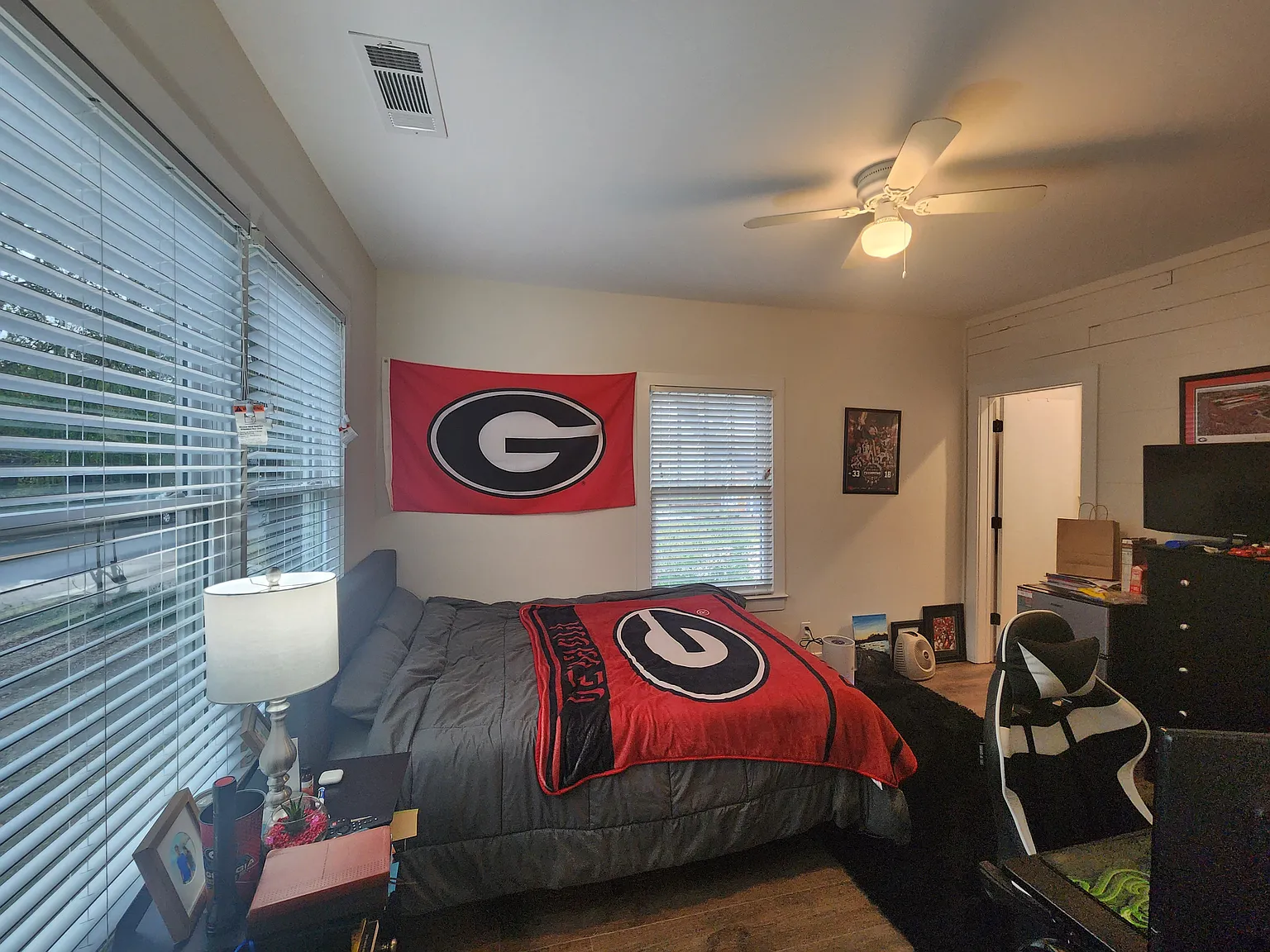 5 bed, 2118 sqft, $3,750 — Photo 3