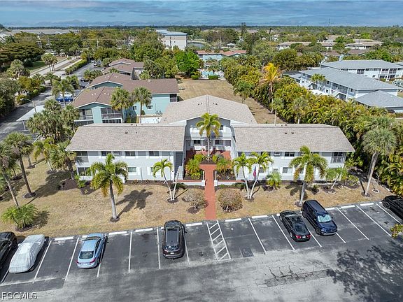 4th image of 8141 Country Rd Unit 202