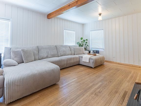 4th image of 455 N Roop St