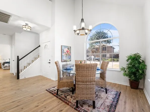 7022 Cottonwood Cir, Sachse, TX 75048