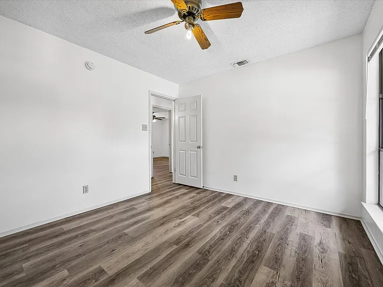 10010 Faylin Dr — Photo 20