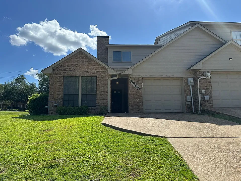 5885 Creek Side Cir