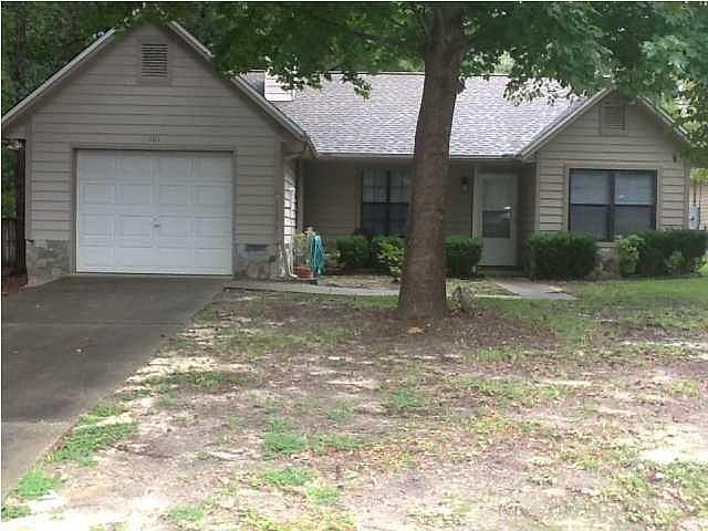 1st image of 101 Fair Oaks Dr