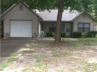 101 Fair Oaks Dr, Crestview, FL 32539