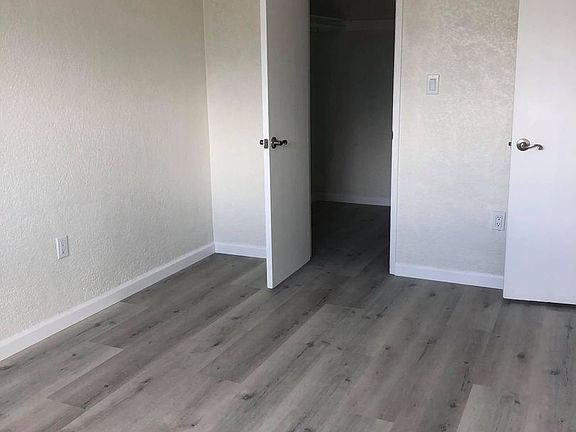 3rd image of 350 Marina Dr APT 32