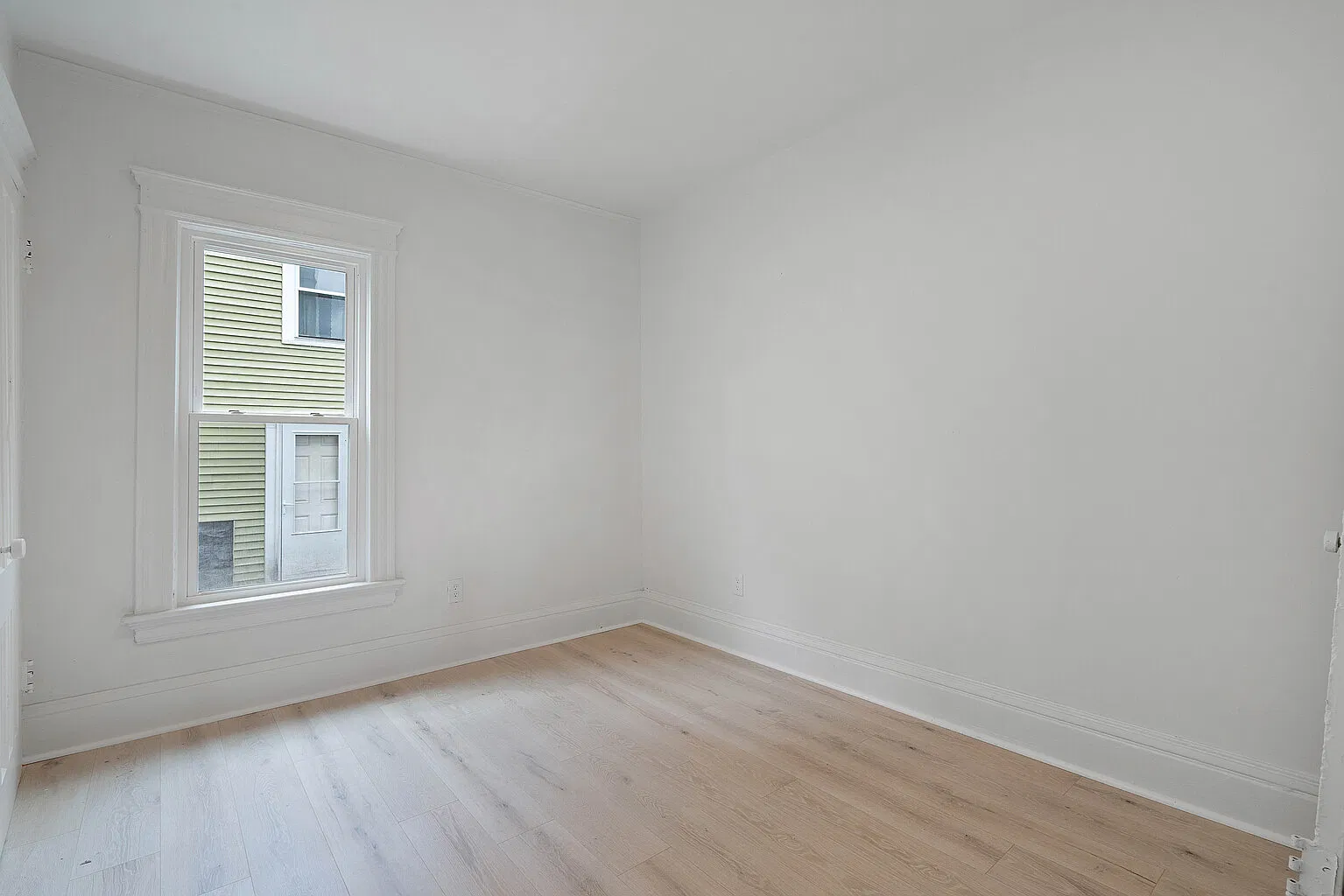 3 bed, 1469 sqft, $2,100 — Photo 3