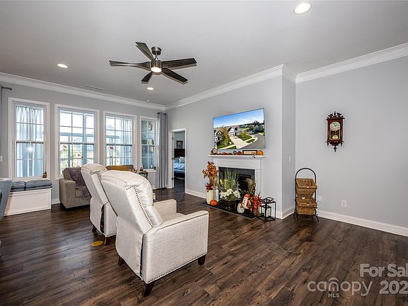 4th image of 104 Boatwright Ln