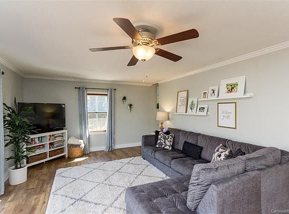 4th image of 4528 Leepers St