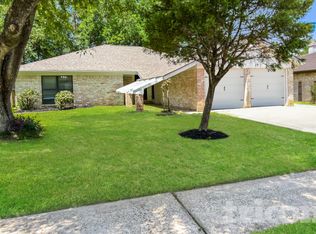 16259 Hollow Wood Dr, Houston, TX 77090