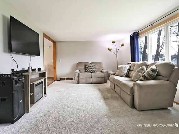 4th image of 25098 W Forest Dr