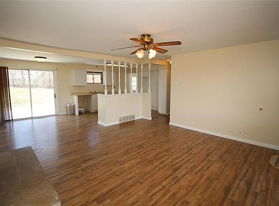 4th image of 1405 Laverne Dr
