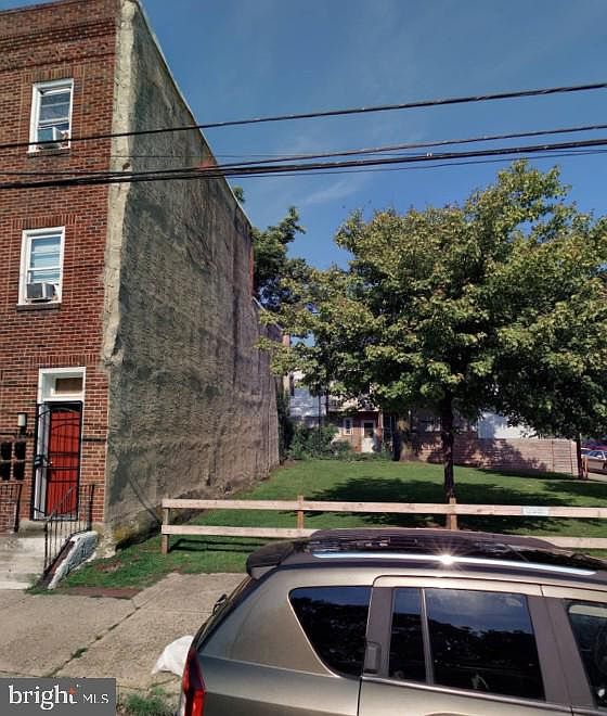 1st image of 2262 N 16th St