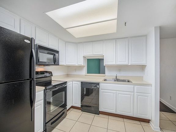 5th image of 201 W Laurel St APT 202