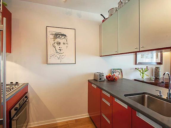 4th image of 310 W 52nd St APT 31C