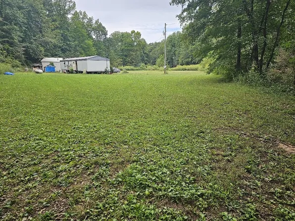 1685 Ennis Branch Rd, Mc Ewen, TN 37101