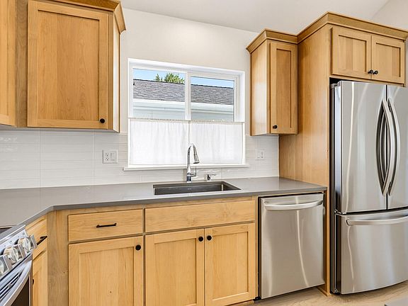 5th image of 583 Coffee Ln