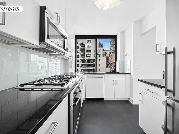 3rd image of 300 E 64th St APT 16A