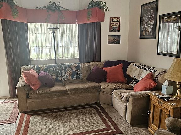 5th image of 12274 Daisy Ct