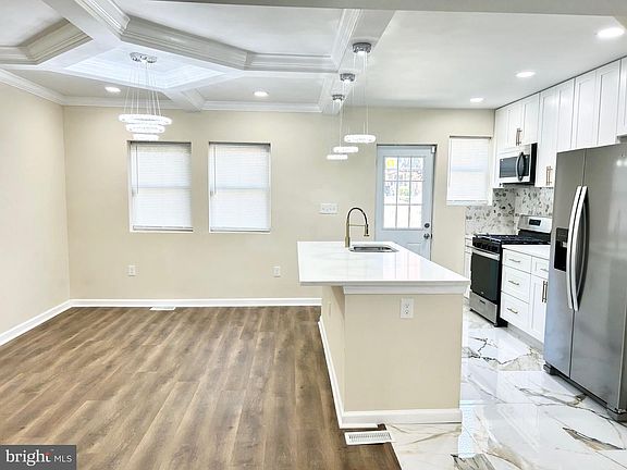3rd image of 3408 Parklawn Ave