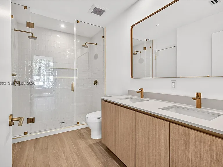 90 NE 32nd St #209 — Photo 5