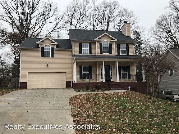 2nd image of 819 Mackenzie Dr
